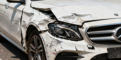 事故车修复前的损伤照片